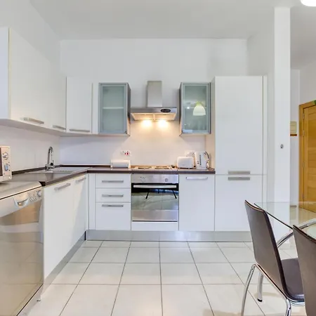 A 2br Spacious In The Heart Of St Julians By 360 Estates شقة