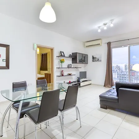 A 2br Spacious In The Heart Of St Julians By 360 Estates Apartmán